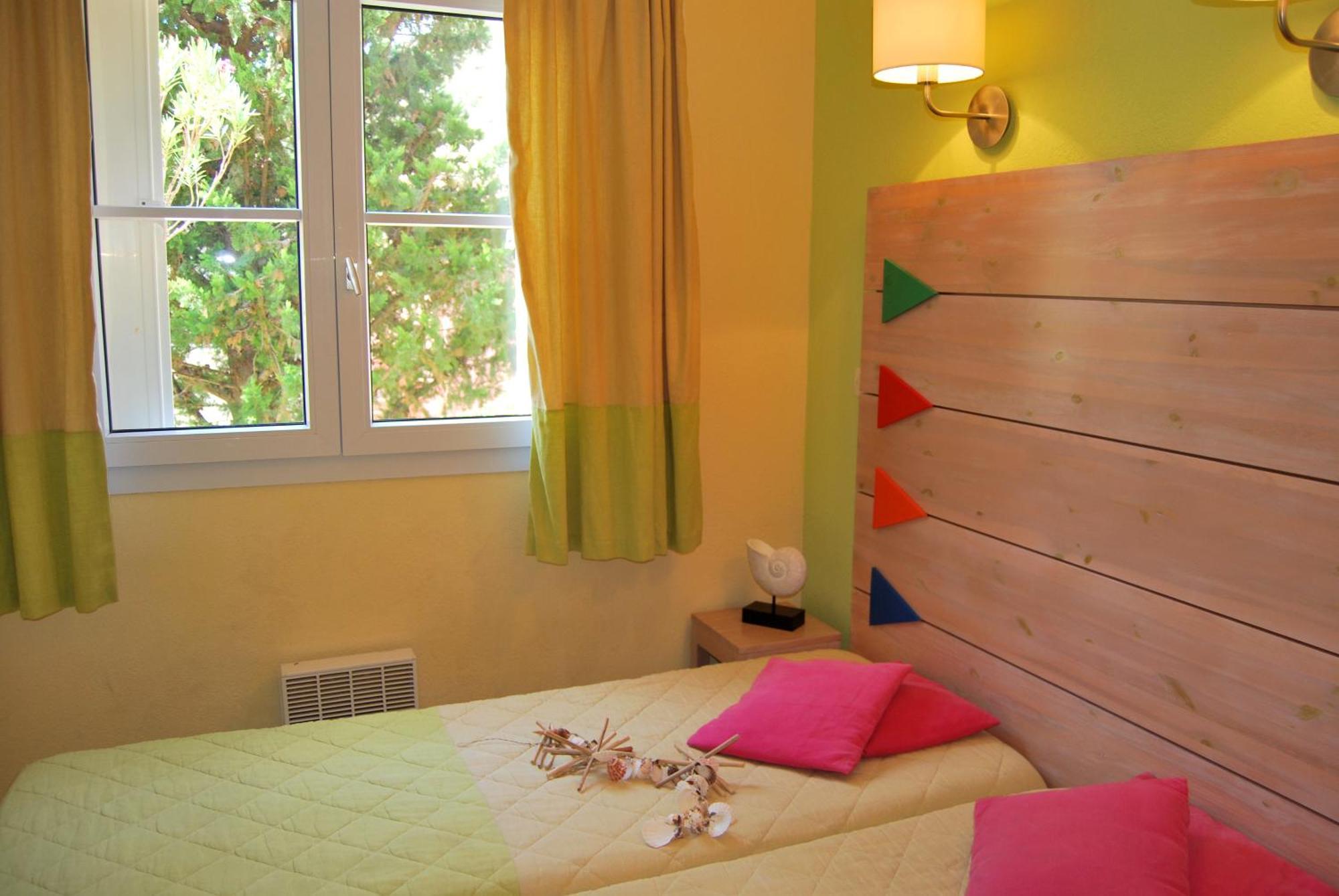 Lagrange Grand Bleu Vacances - Residence Le Village Des Aloes セルベーレ 部屋 写真